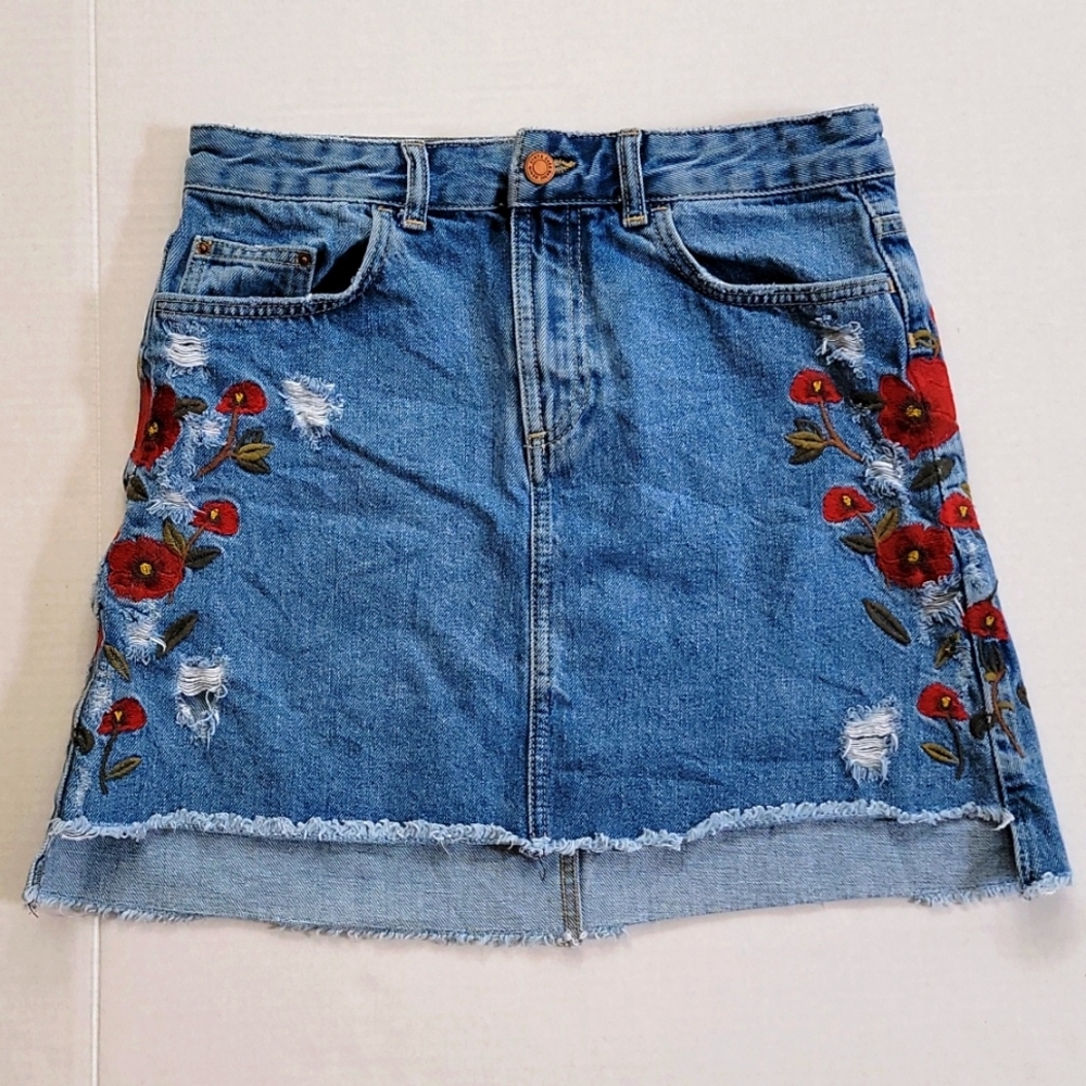Zara Basic Embroidered Distressed Denim Jean Skirt Z1975